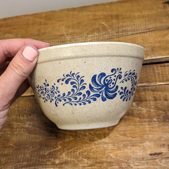 Vintage PYREX Homestead Pattern Small Mixing Bowl | Blue and Tan 401 750 ml - Picture 2 of 11